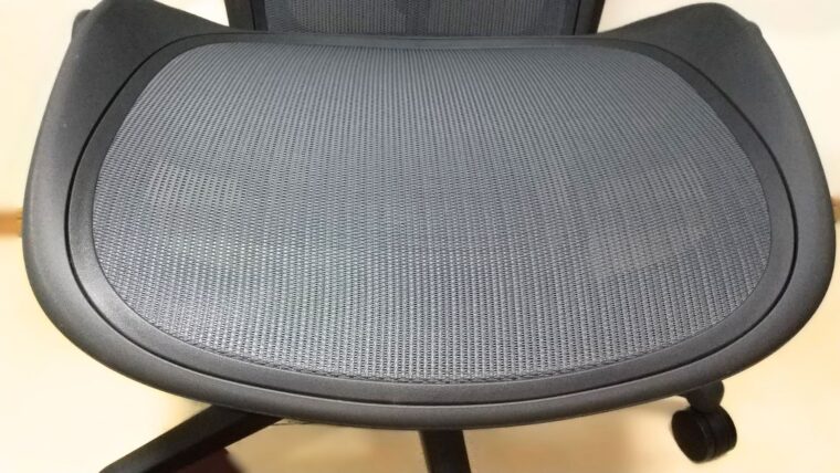 アーロンチェア リマスタードのメッシュ座面（8Zペリクル）