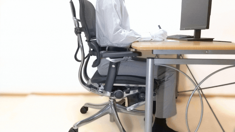 初代エルゴヒューマン プロ オットマンの様々な姿勢